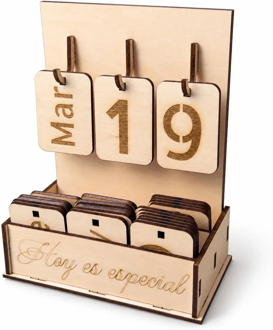 Wooden perpetual calendar