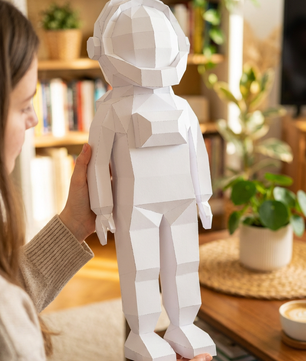 3D polygonal paper astronaut figure for assembly 51 x 18 x 14 – decorative papercraft DIY kit, modern geometric sculpture for table or shelf - Mi tienda