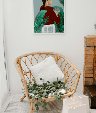 Modern botanical woman portrait – minimalistic female wall art with nature and cat - Mi tienda