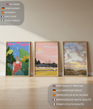 Images artistiques dans un cadre doré sur un parquet en bois