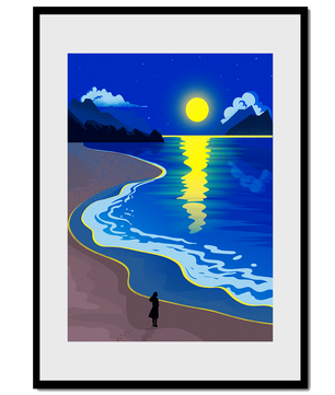 Plage au clair de lune avec montagnes et reflets sous le ciel nocturne