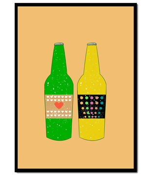 Ilustración de botellas de cerveza coloridas con etiquetas artísticas