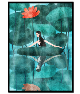 Femme réfléchissant parmi des feuilles de lotus et des fleurs avec une image miroir