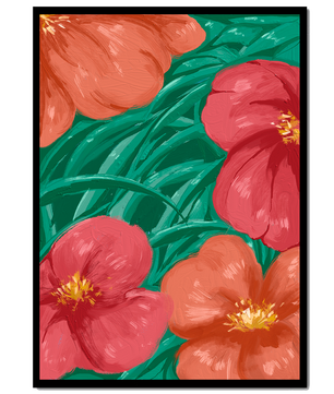 Lebendige Blumenkomposition mit roten und orangefarbenen Blüten auf grünem Laub