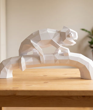 Geometric chameleon papercraft on stick, 3D DIY sculpture kit, 44x9x21 cm, modern animal decor for desk or workspace - Mi tienda