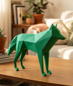 3D polygonal paper wolf figure for assembly 58x30x12 – decorative papercraft DIY kit, modern geometric sculpture for table or shelf - Mi tienda