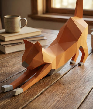 Discover our stretching cat 3D papercraft kit — a creative paper project for mindful breaks and modern home accents. This hand-assembled polygonal feline adds a quirky touch to your office - Mi tienda