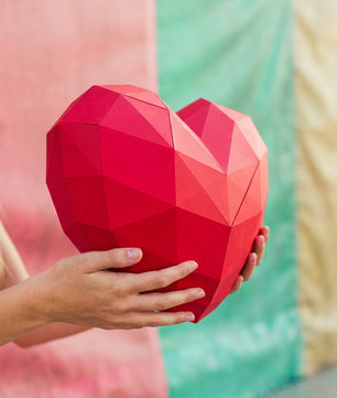 Large Low Poly Convex Heart: 3D Papercraft Interior Decor (50x60x38 cm) - Mi tienda
