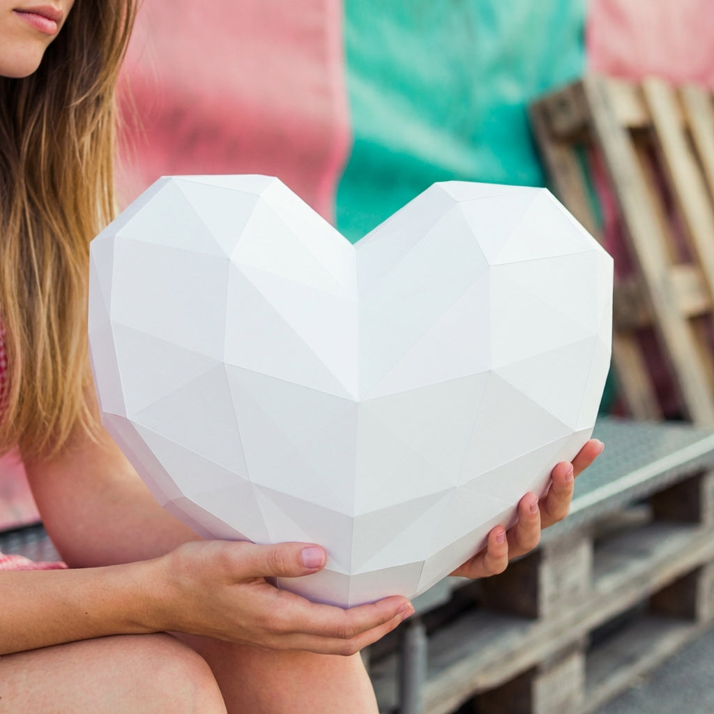 Large Low Poly Convex Heart: 3D Papercraft Interior Decor (50x60x38 cm) - Mi tienda