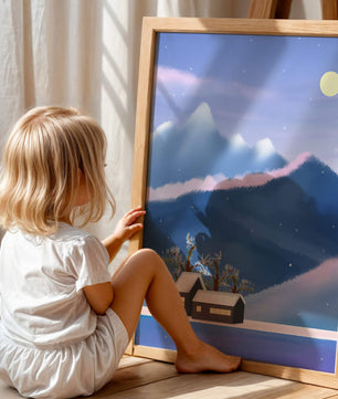 Paysage de montagne enneigée avec des maisons et des arbres sous la lumière de la lune
