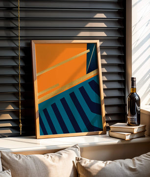 Moderne geometrische Abstraktion mit goldenen Elementen und kräftigen Farben 