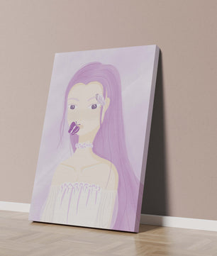Ilustración de una mujer con cabello morado y mariposas