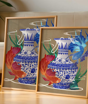 Jarrón de cerámica elegante con diseño de peces vibrantes y flores
