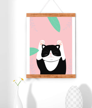 Gato ilustrado sobre fondo rosa con hojas.