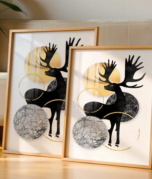 Zeitgenössische Elch-Silhouette-Kunst mit goldenen Akzenten und Marmorstruktur