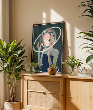 Portrait fantastique onirique avec une silhouette éthérée aux cheveux roses