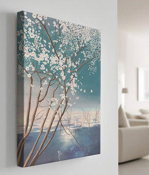 Paisaje sereno con árbol en flor sobre la reflexión del agua tranquila