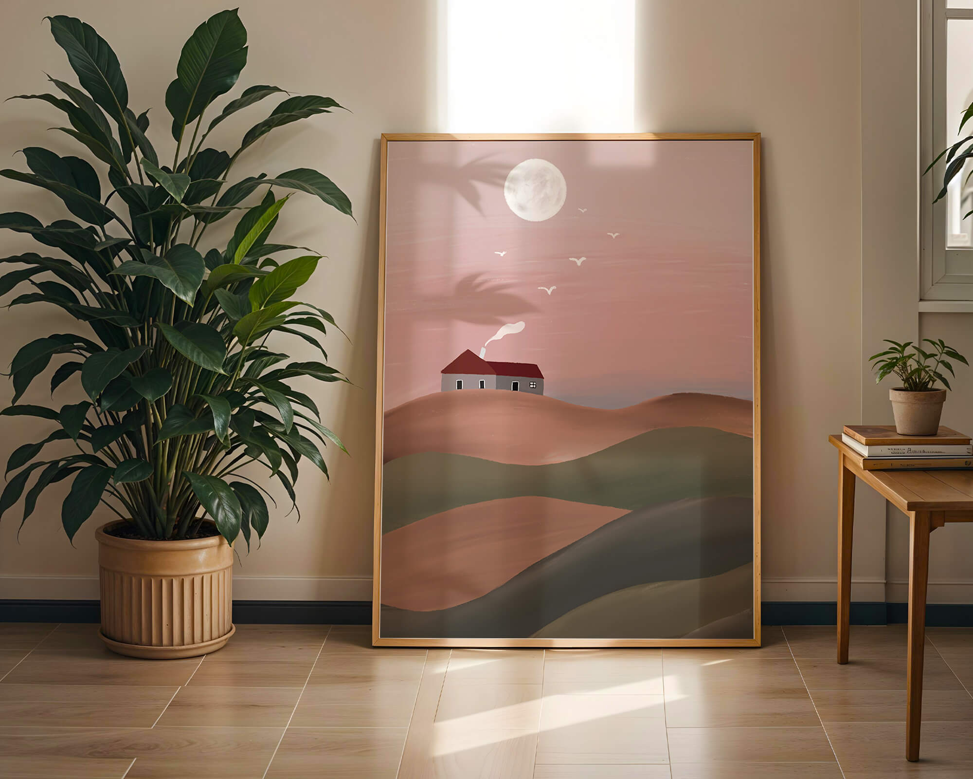 Casa en una colina rosa bajo la luna llena