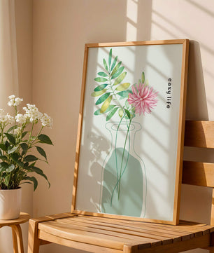 Arreglo floral de acuarela con verdor en un jarrón de vidrio