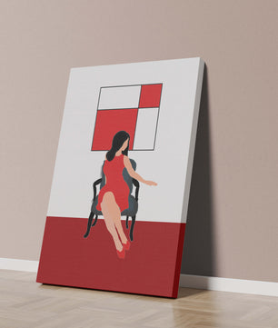Mujer abstracta en vestido rojo sentada en una silla con arte geométrico en la pared