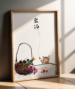 Juguetón gatito con frutas y arte de caligrafía