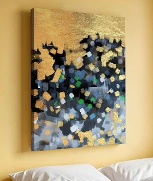 Arte abstracto con dorado y pinceladas coloridas