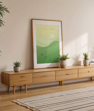 Paisaje minimalista con figuras silueteadas y aves al atardecer