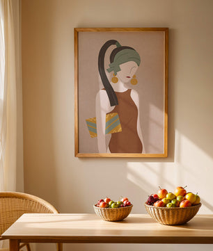 Retrato de mujer estilizado con colores apagados y elementos geométricos