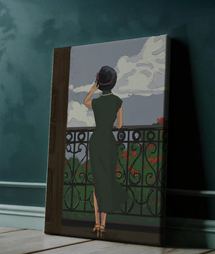Mujer elegante en un balcón con vista pintoresca y flores rojas