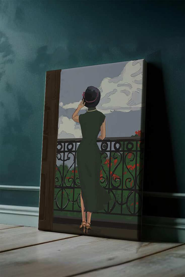 Mujer elegante en un balcón con vista pintoresca y flores rojas