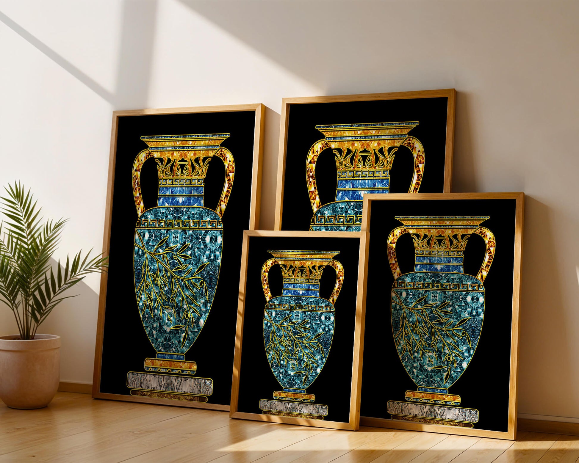 Jarrón de mosaico detallado con piedras preciosas doradas y azules sobre fondo negro