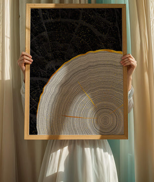 Abstract Wood Grain Pattern with Gold Accents on Black Background - Mi tienda