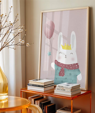 Ilustración adorable de un conejo con globo rosa y corona dorada