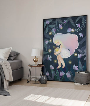 Illustration d'une fille avec un bocal lumineux dans un jardin au clair de lune