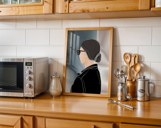 Modern woman with sunglasses and gold hoop earrings