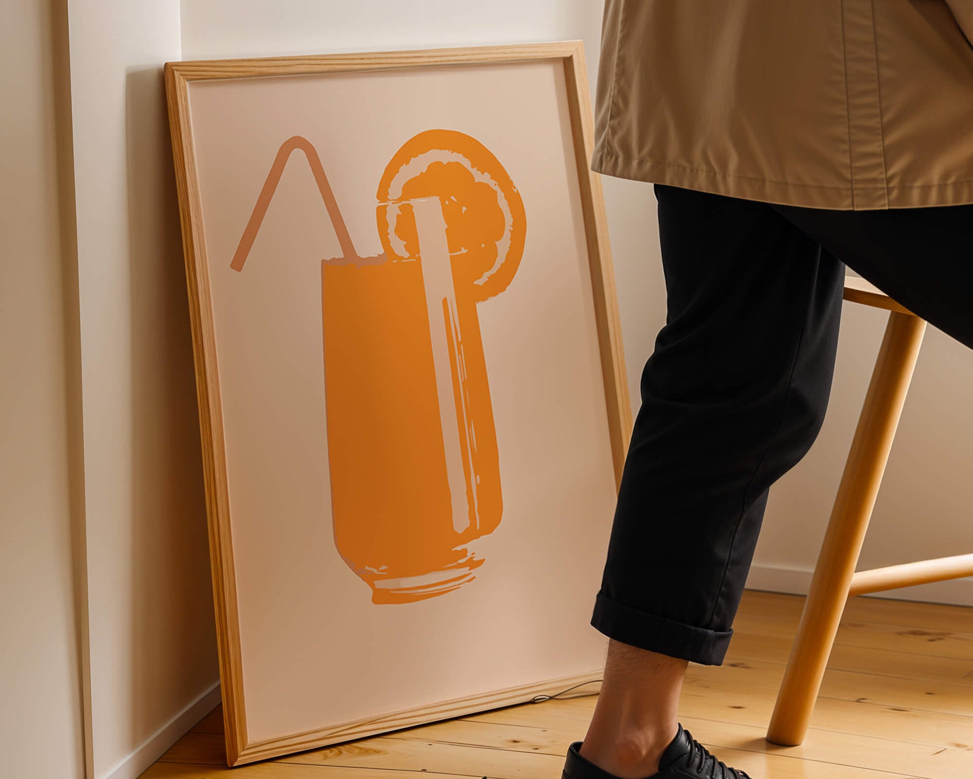 Ilustración de jugo de naranja con pajilla y rodaja de naranja
