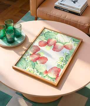 Ilustración de fresas y flores con hojas verdes exuberantes