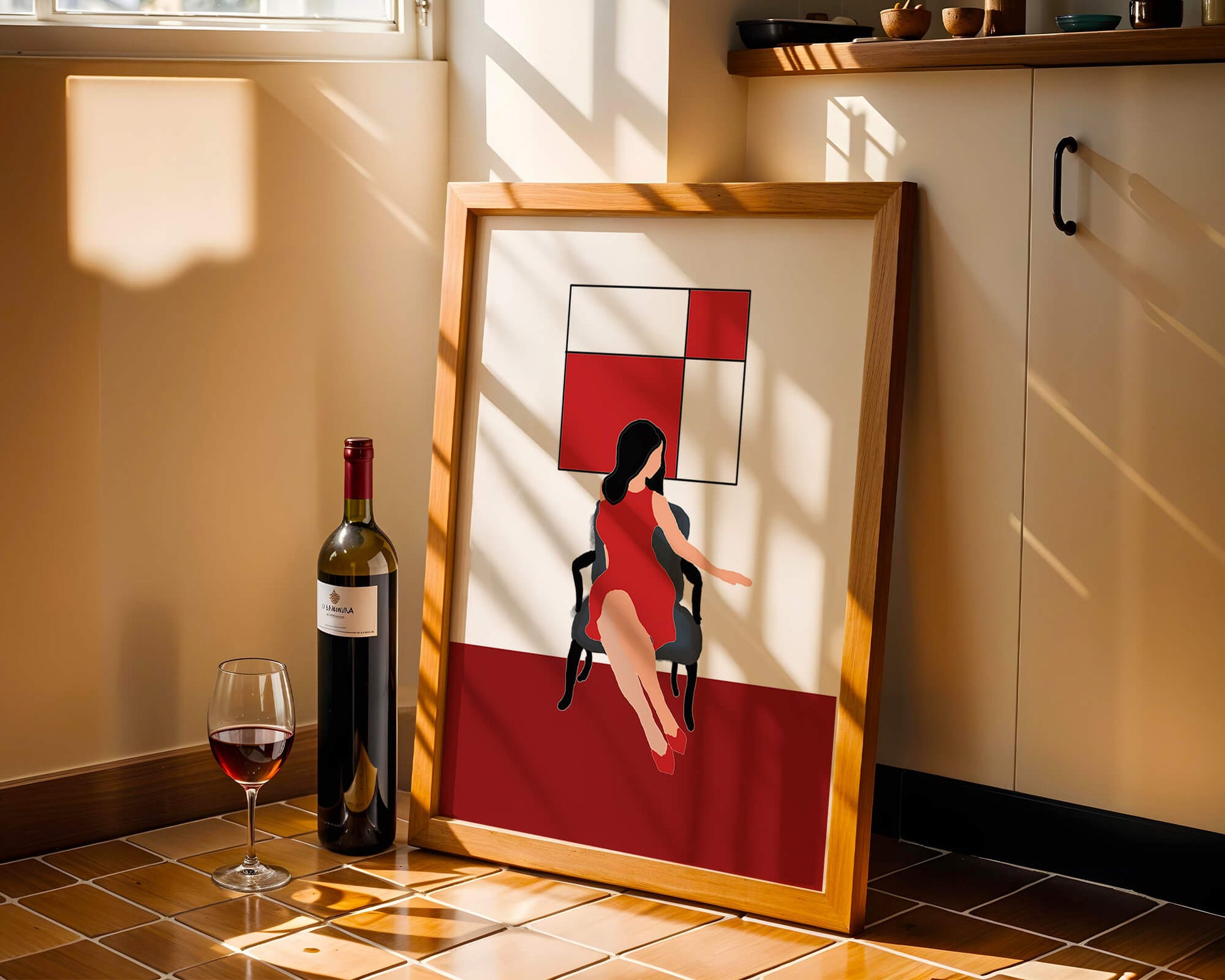 Mujer abstracta en vestido rojo sentada en una silla con arte geométrico en la pared