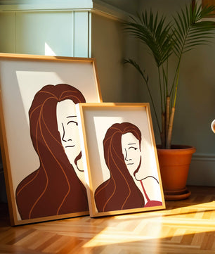 Ilustración estilizada de una mujer con cabello fluyendo y diseño minimalista