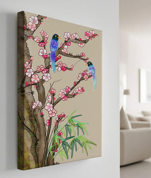 Illustration sereine d’oiseaux sur des branches en fleurs avec des feuilles de bambou