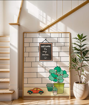 Kreidetafel-Schild mit Topfpflanzen und Spielzeugauto auf Ziegelmauer-Hintergrund