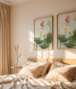 Fleurs de lotus élégantes avec calligraphie et papillon