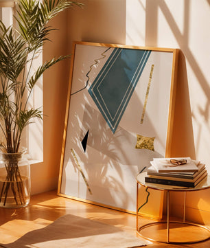 Abstraktes geometrisches Kunstwerk mit goldenen Akzenten und dynamischen Formen