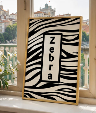 Diseño elegante de impresión de cebra con acento de texto en negrita