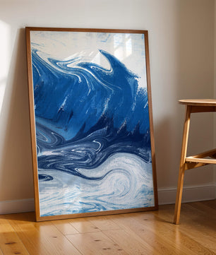 Pintura abstracta de ola oceánica azul y blanca con patrones giratorios