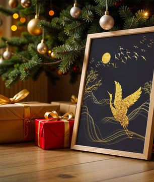 Goldener Kranich fliegt nachts über abstrakte Landschaft
