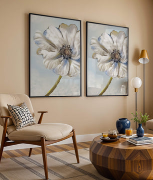 Art captivant de fleurs blanches avec des nuances de bleu sur un fond pastel