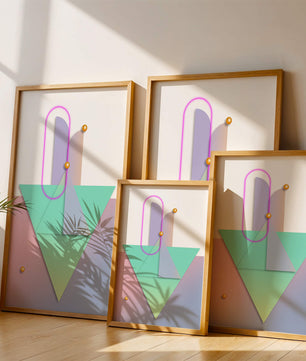 Composition géométrique abstraite avec des couleurs pastel et des éléments dorés