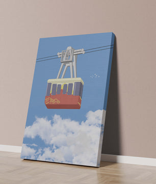 Teleférico colorido contra un cielo azul claro