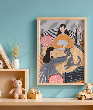 Escena interior acogedora con mujeres, gatos y elementos decorativos